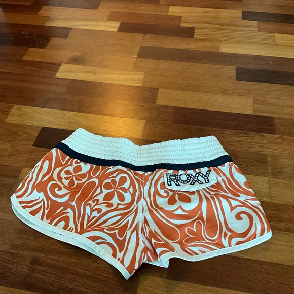 Roxy retro shorty board shorts - Picture 2 of 3